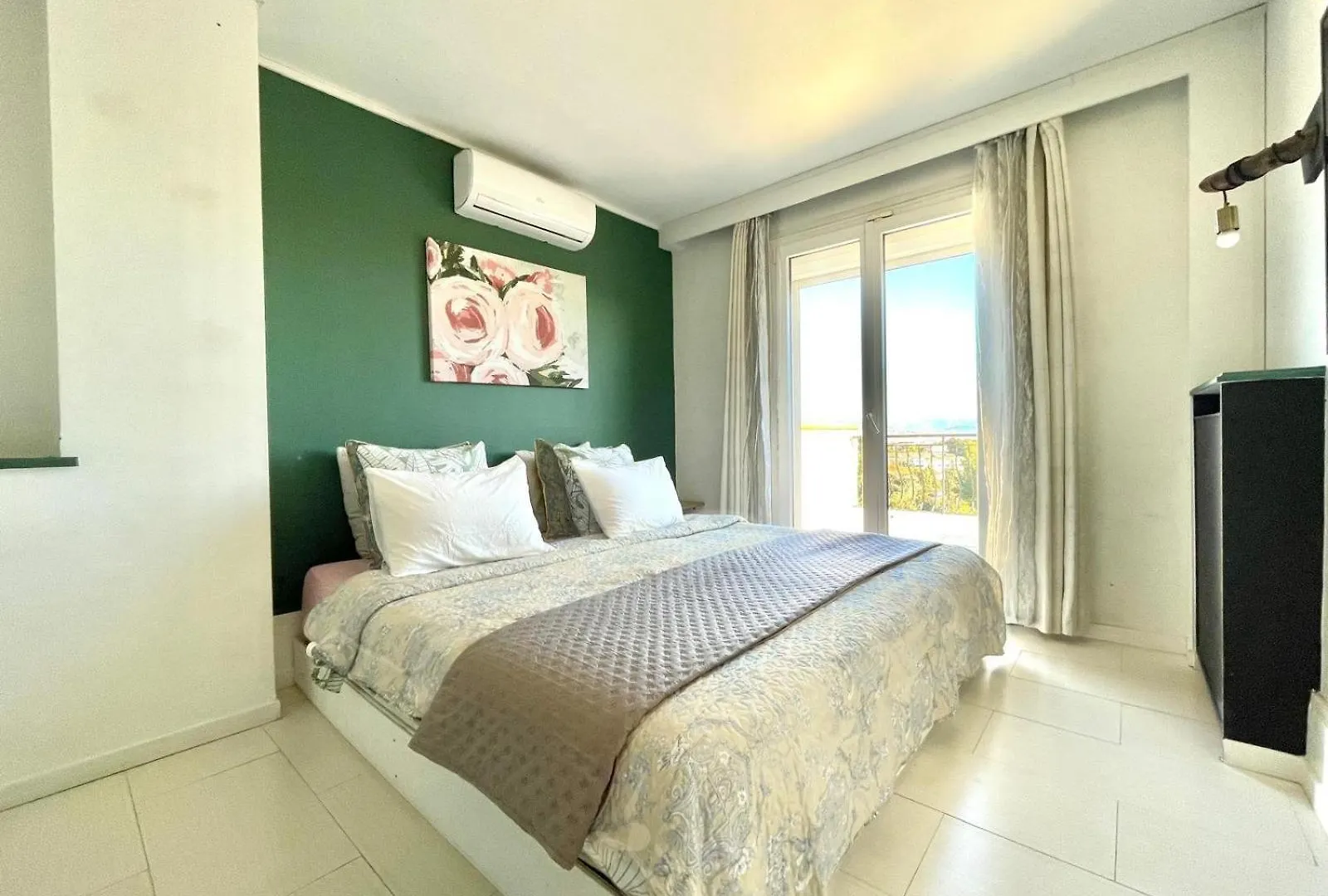 Villa Paloma - Great Location - Sea View - Alps Antibes 0*,